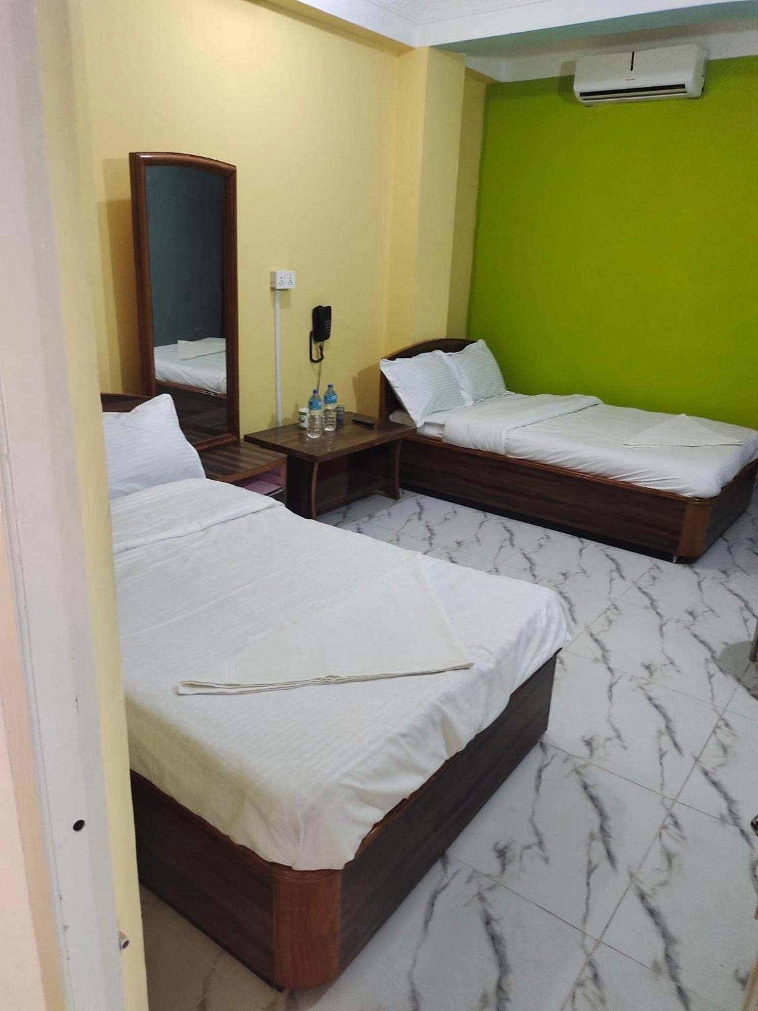 Hotel Samrat Inn Pvt Ltd Lahan Exterior photo