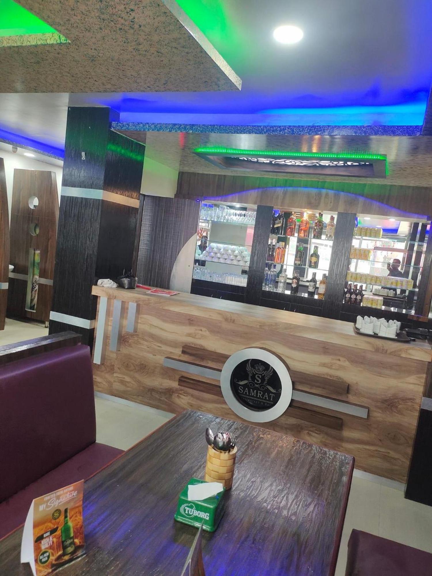 Hotel Samrat Inn Pvt Ltd Lahan Exterior photo